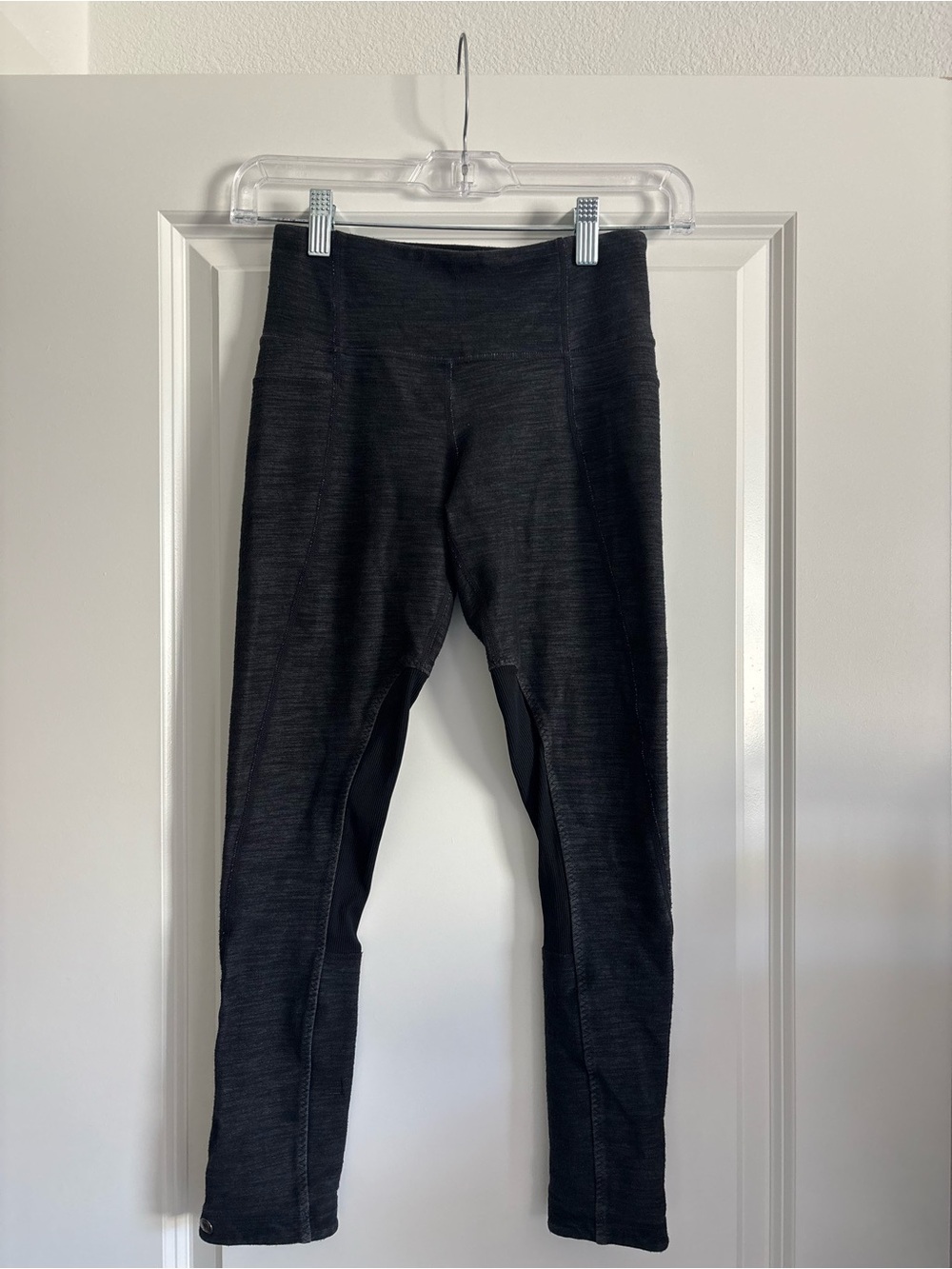 Lululemon Heathered Grey Leggings with Snap Closures